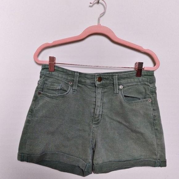 Universal Thread Green High Rise Midi Jean Shorts Size 6/28 - Picture 1 of 7